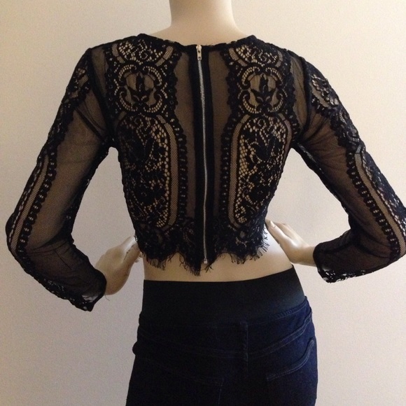 LAST 3! SALE! New Lace Crop Top - Picture 3 of 4